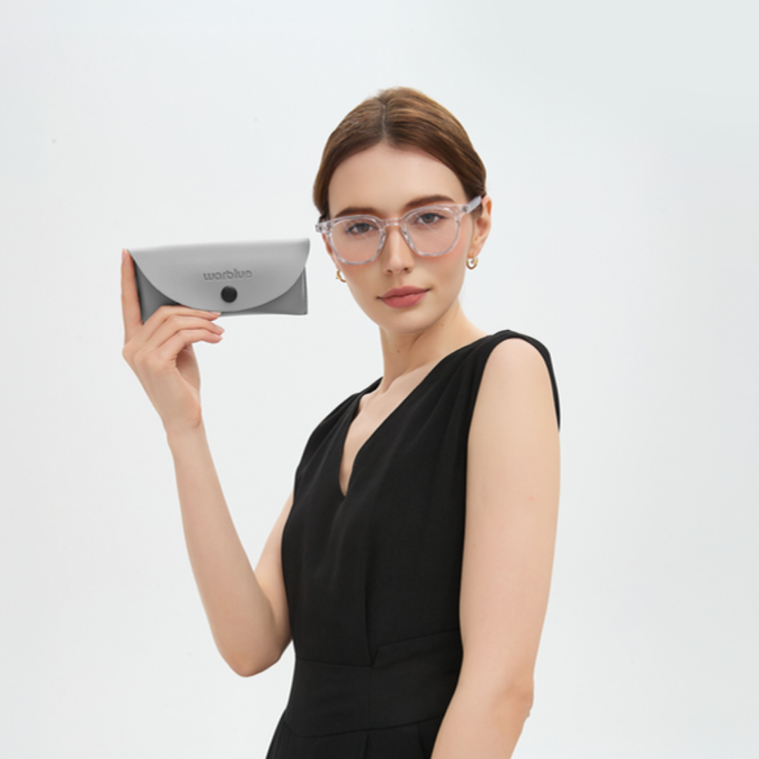 Model holding the Edison protective case – Crystal frame glasses