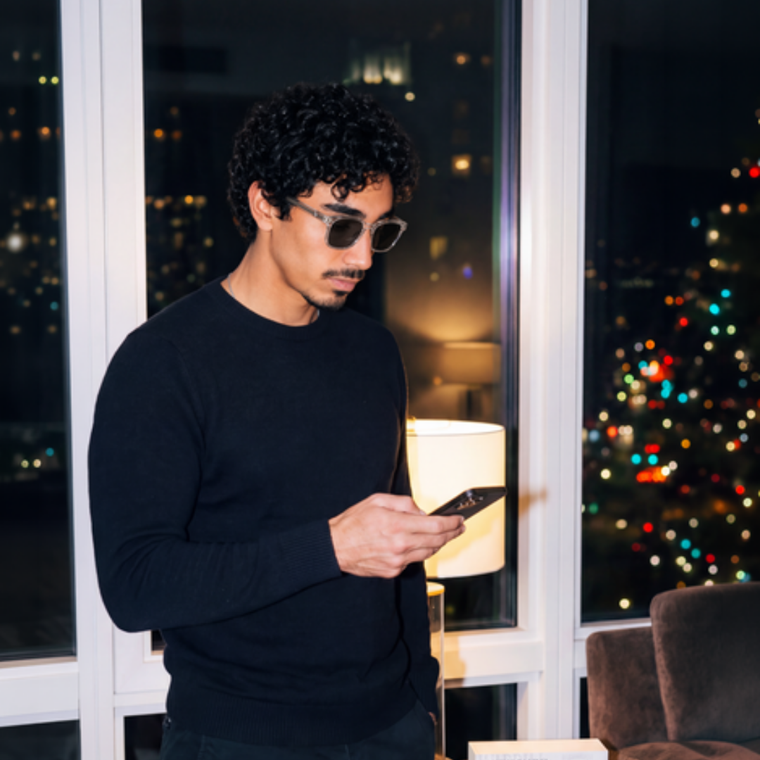 Lifestyle – Louis sunglasses with transparent Crystal frame outdoors