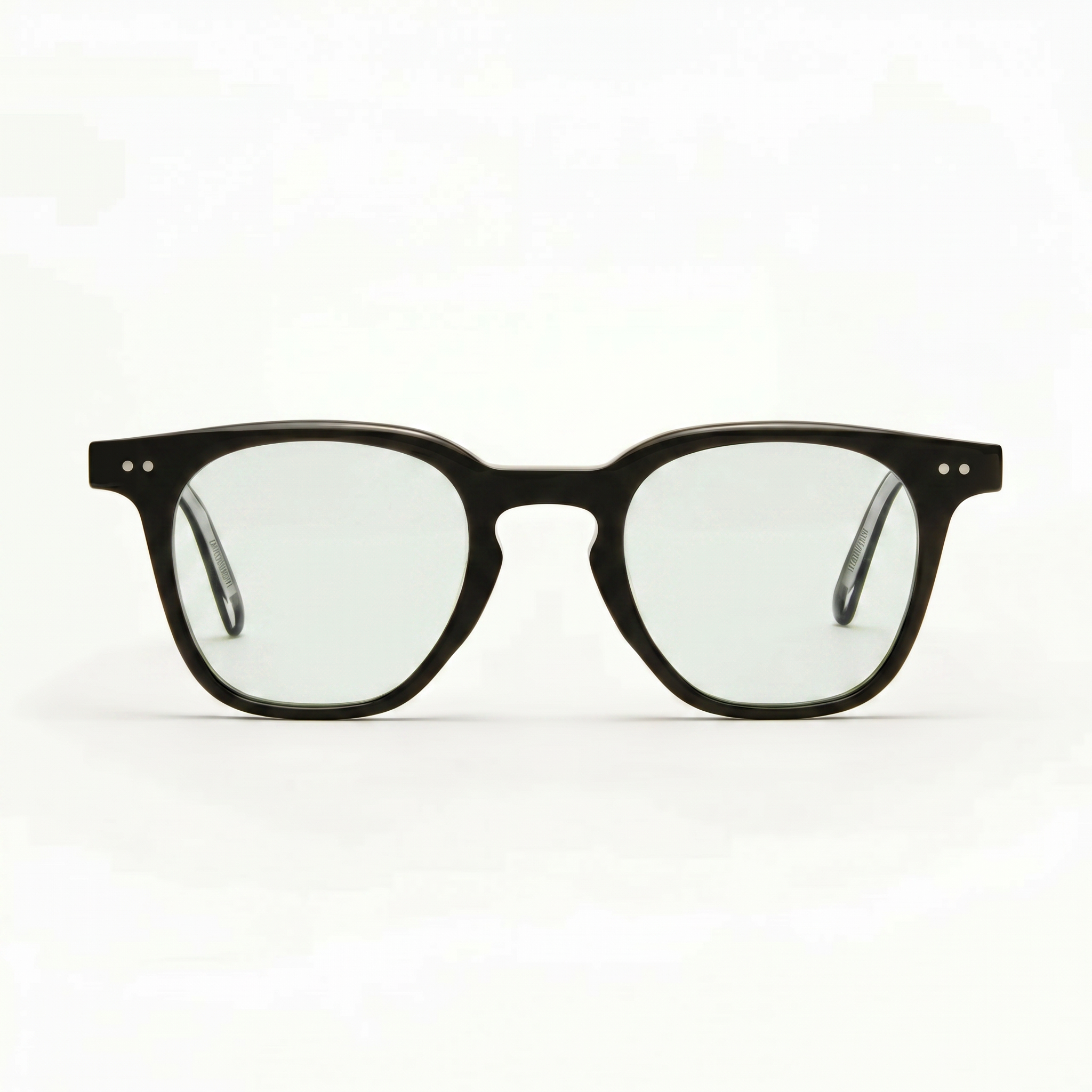 Edison – Clear Glasses · No Color Distortion