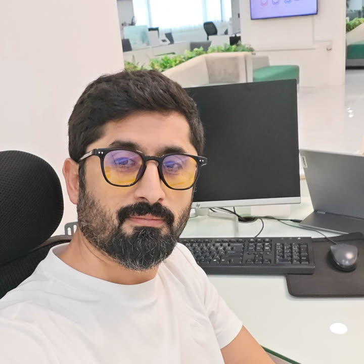 Mahmoud M.